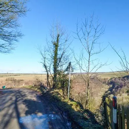 1 Moor View * Levisham